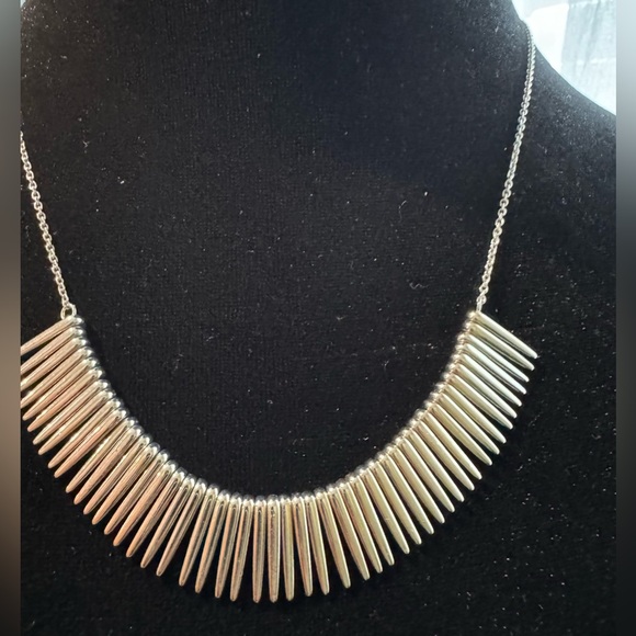 Banana Republic minimalist necklace - Picture 5 of 6